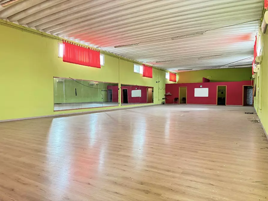 Immagine 8 di Capannone industriale in vendita  in via Italo Calvino a Lecce