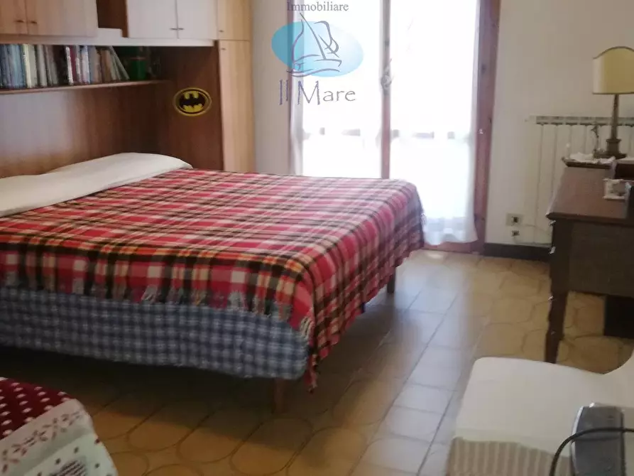 Immagine 10 di Appartamento in vendita  in Via delle Barbate a Camaiore