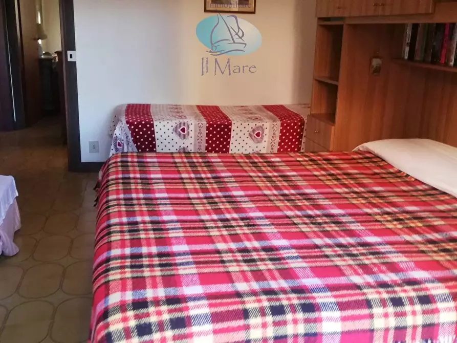 Immagine 11 di Appartamento in vendita  in Via delle Barbate a Camaiore