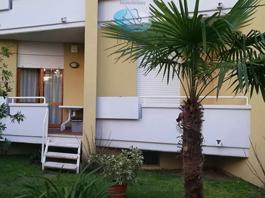 Immagine 17 di Appartamento in vendita  in Via delle Barbate a Camaiore