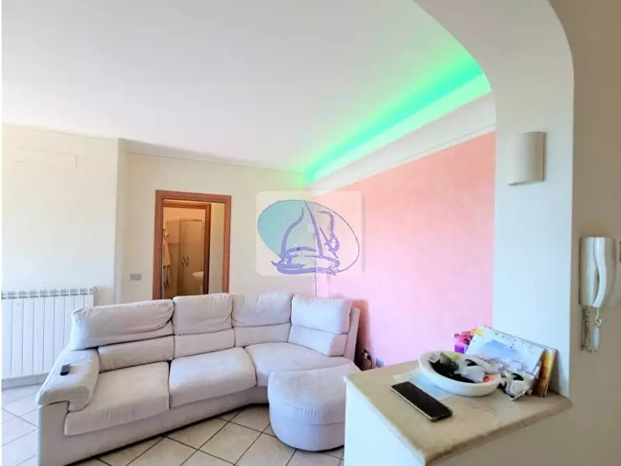 Immagine 1 di Appartamento in vendita  in VIA LA MARMORA a Viareggio