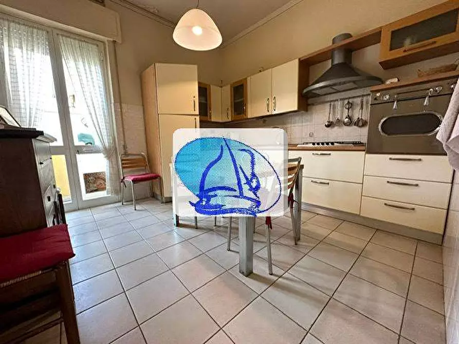 Immagine 1 di Appartamento in vendita  in VIA ZANARDELLI a Viareggio