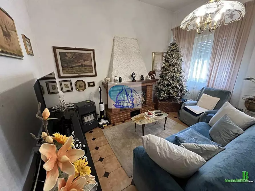 Immagine 5 di Villetta a schiera in vendita  in Via ugo bassi a Viareggio