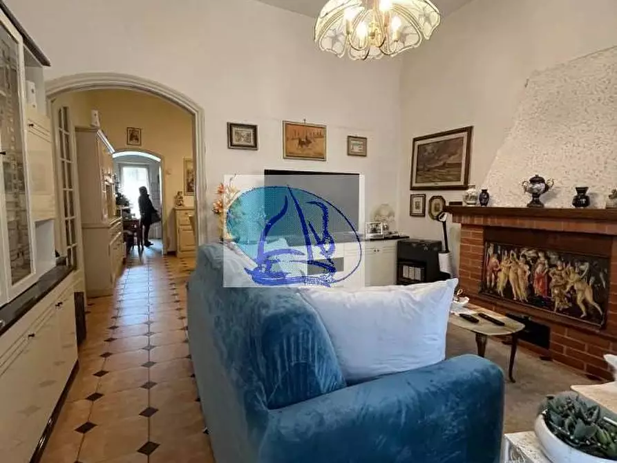 Immagine 10 di Villetta a schiera in vendita  in Via ugo bassi a Viareggio