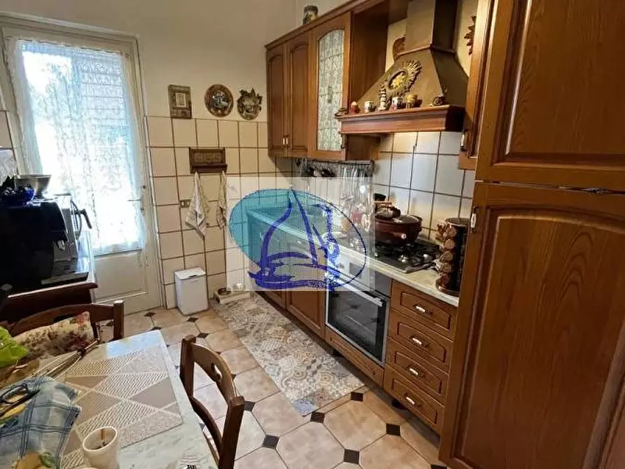 Immagine 23 di Villetta a schiera in vendita  in Via ugo bassi a Viareggio