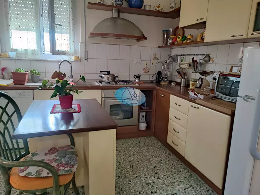 Immagine 8 di Appartamento in vendita  in VIA VENETO a Viareggio