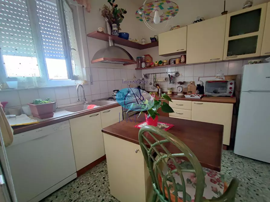 Immagine 9 di Appartamento in vendita  in VIA VENETO a Viareggio