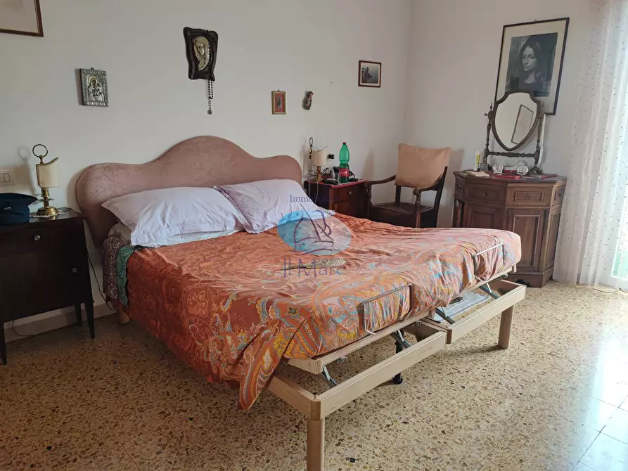 Immagine 19 di Appartamento in vendita  in VIA VENETO a Viareggio