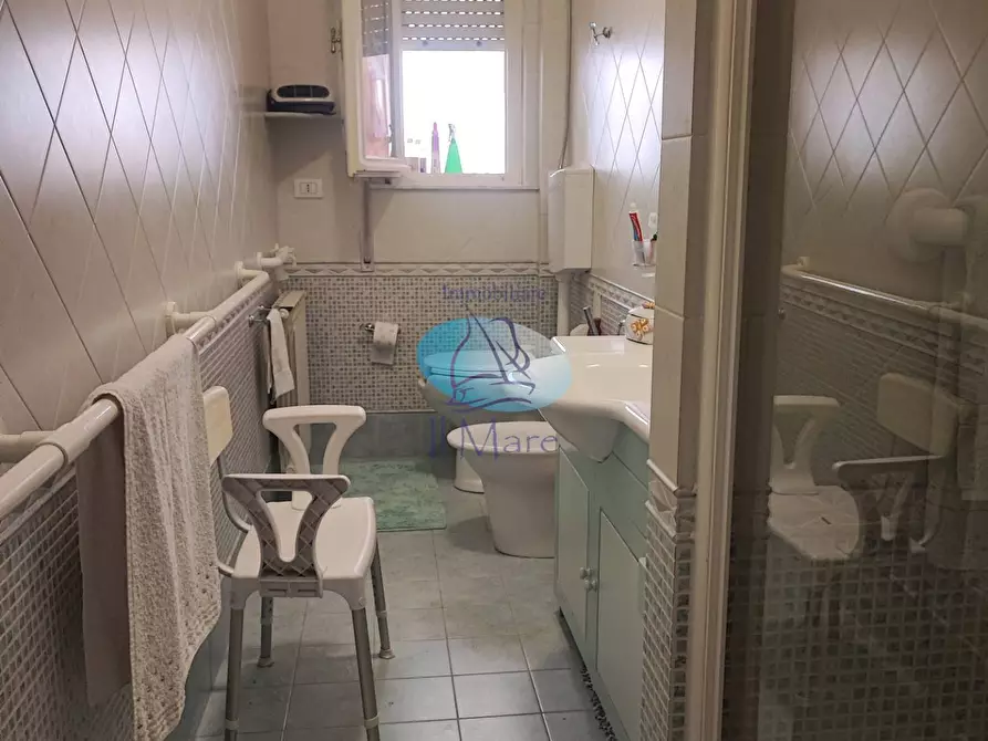 Immagine 29 di Appartamento in vendita  in VIA VENETO a Viareggio