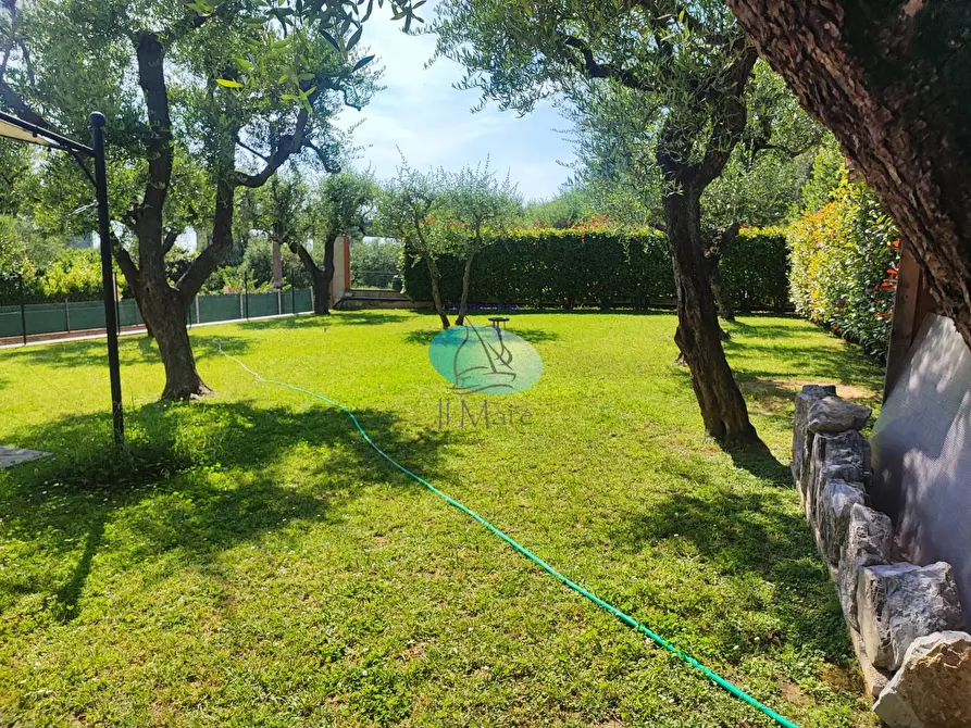 Immagine 1 di Casa indipendente in vendita  in Via don giovanni minzoni a Massarosa