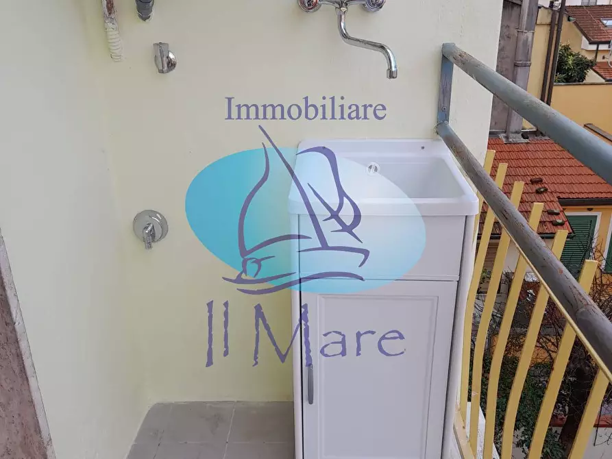 Immagine 22 di Appartamento in vendita  in VIA ROSMINI a Viareggio