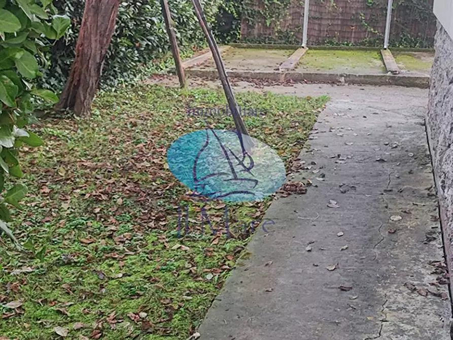 Immagine 2 di Villa in vendita  in Via puglie a Pietrasanta