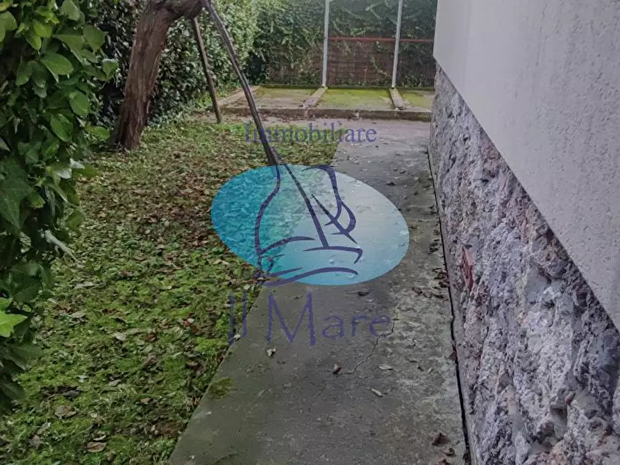 Immagine 4 di Villa in vendita  in Via puglie a Pietrasanta