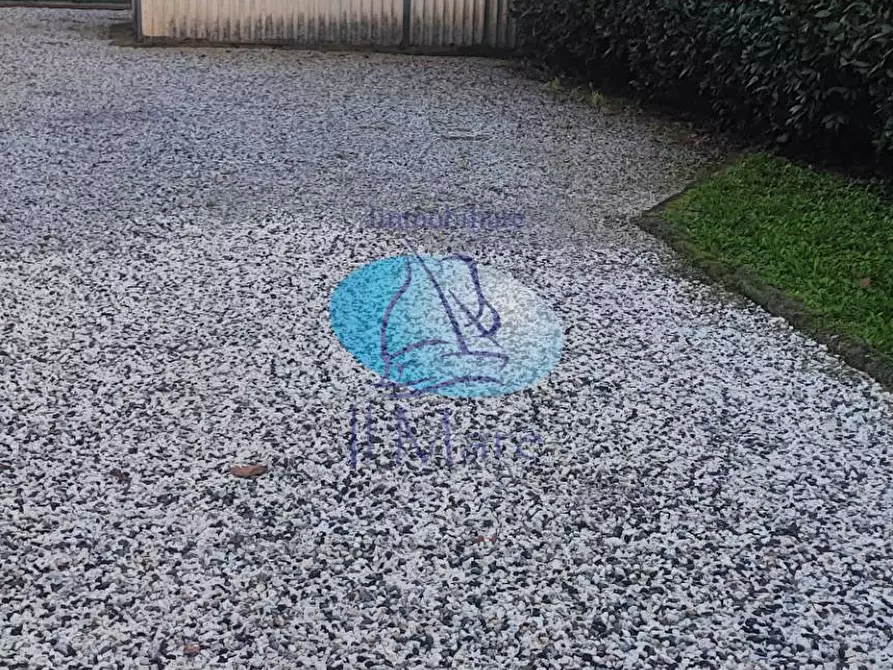 Immagine 7 di Villa in vendita  in Via puglie a Pietrasanta