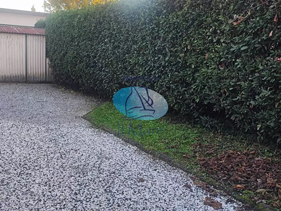 Immagine 8 di Villa in vendita  in Via puglie a Pietrasanta