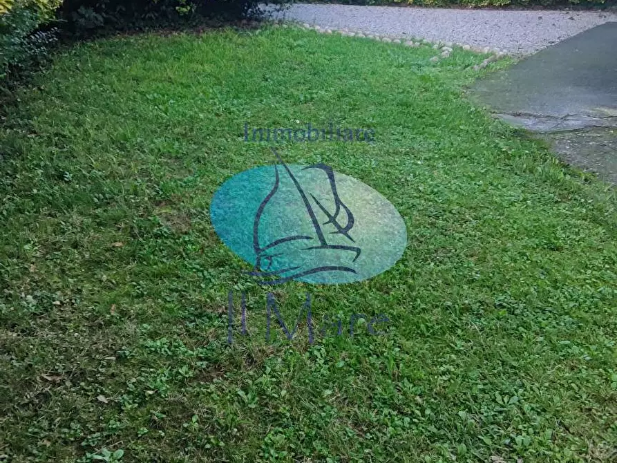 Immagine 9 di Villa in vendita  in Via puglie a Pietrasanta