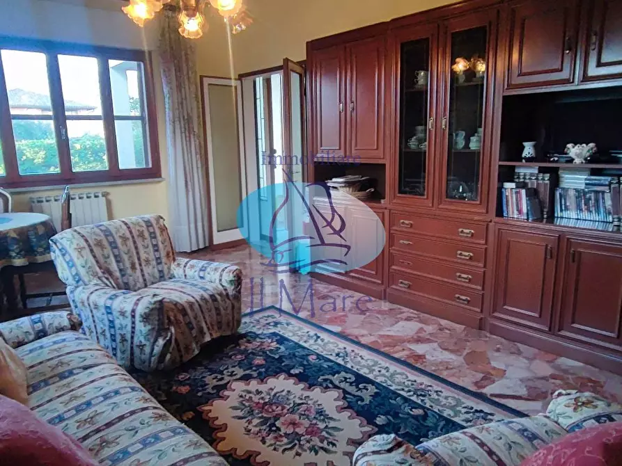 Immagine 18 di Villa in vendita  in Via puglie a Pietrasanta