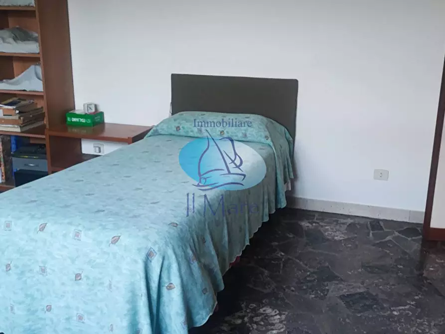 Immagine 27 di Villa in vendita  in Via puglie a Pietrasanta