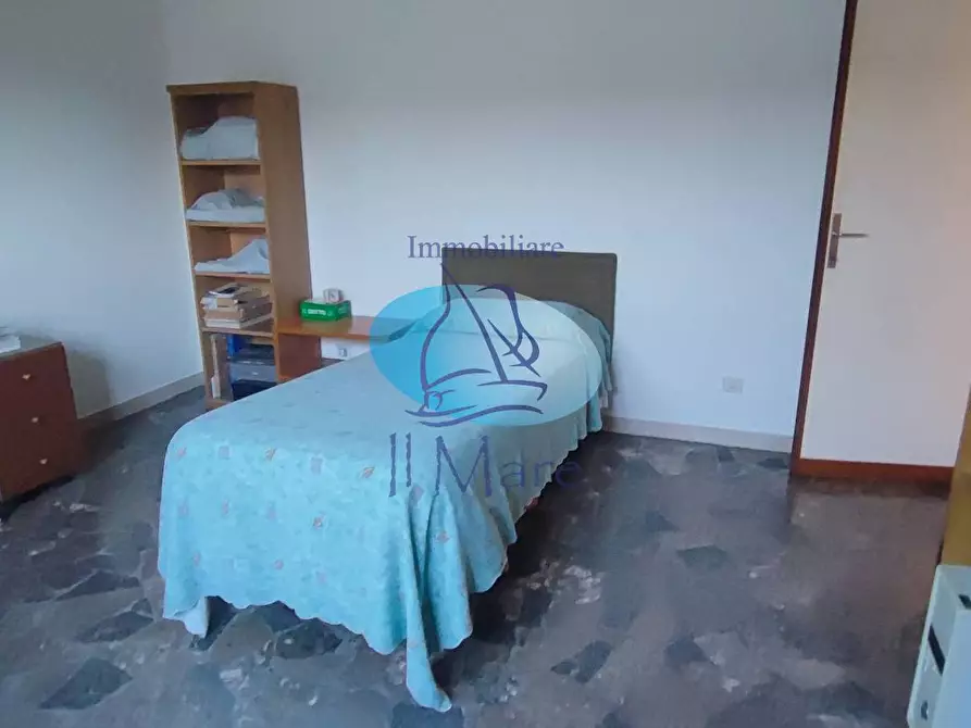 Immagine 28 di Villa in vendita  in Via puglie a Pietrasanta