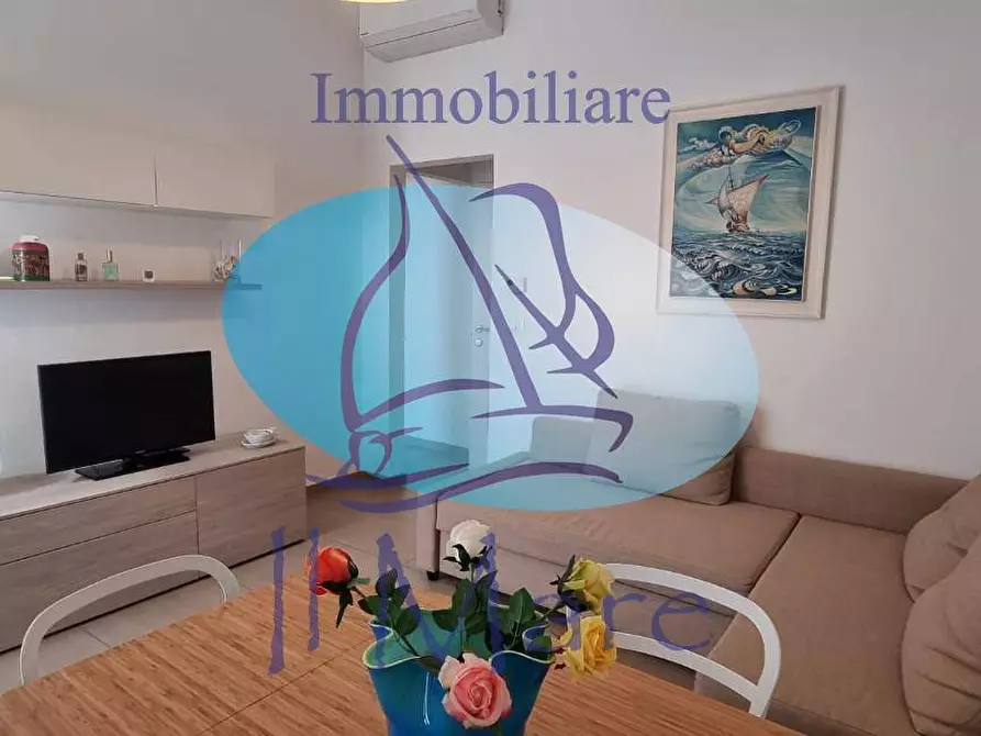 Immagine 3 di Appartamento in vendita  in Via Maroncelli a Viareggio