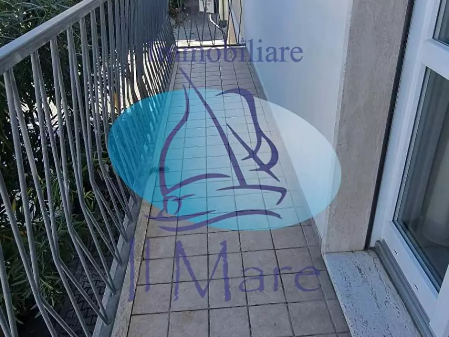 Immagine 8 di Appartamento in vendita  in Via Maroncelli a Viareggio