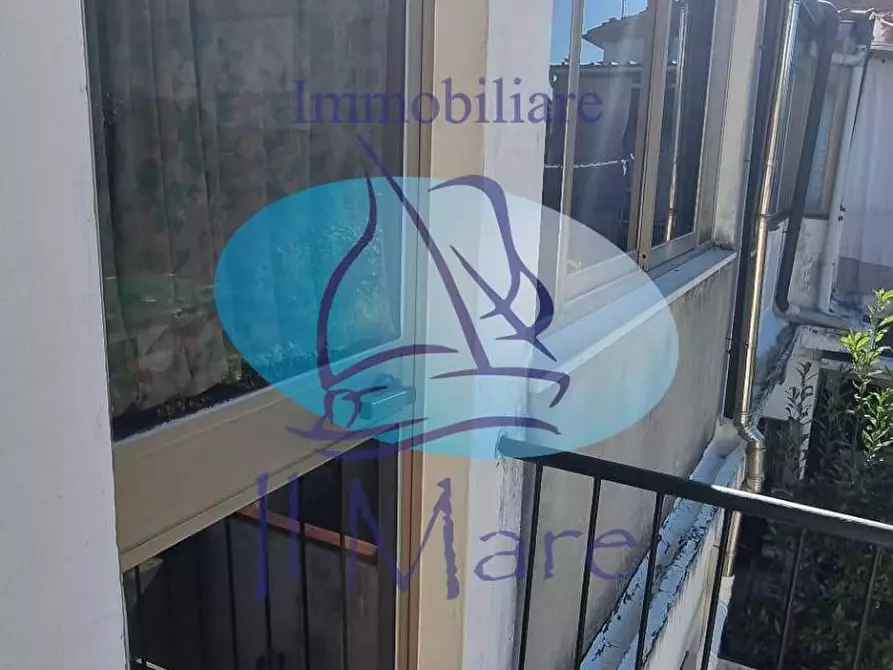 Immagine 10 di Appartamento in vendita  in Via Maroncelli a Viareggio