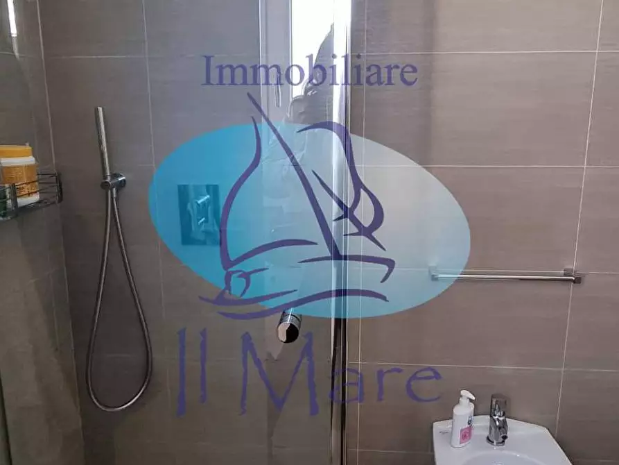 Immagine 18 di Appartamento in vendita  in Via Maroncelli a Viareggio