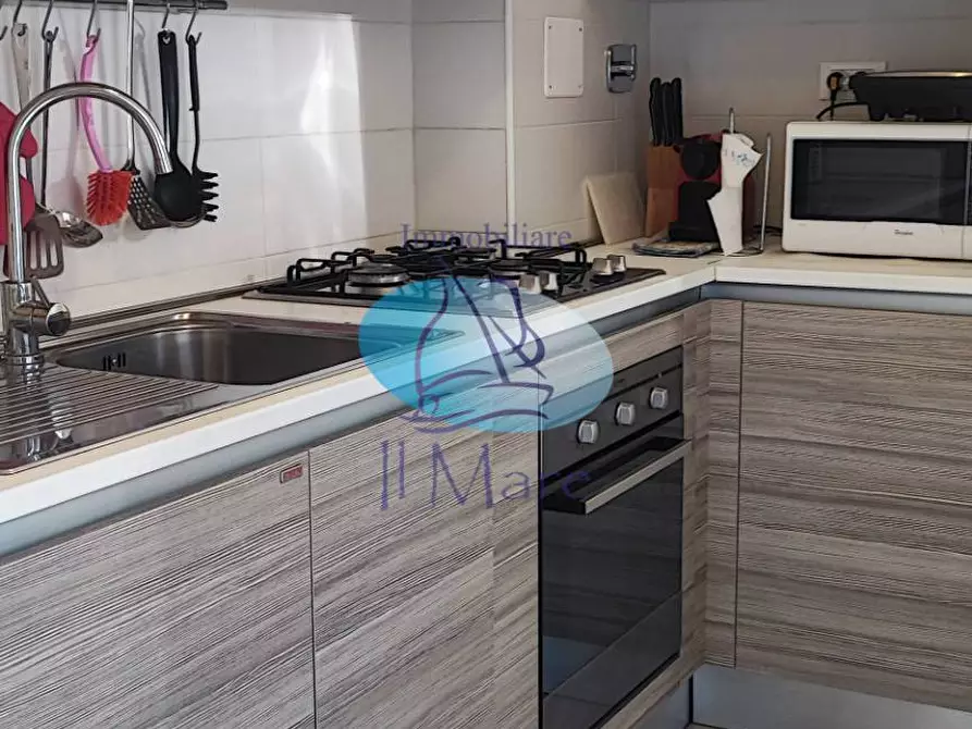 Immagine 26 di Appartamento in vendita  in Via Maroncelli a Viareggio