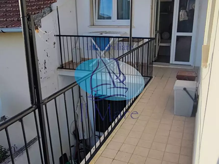 Immagine 29 di Appartamento in vendita  in Via Maroncelli a Viareggio