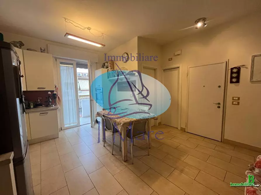 Immagine 2 di Appartamento in vendita  in VIA MAMELI a Viareggio