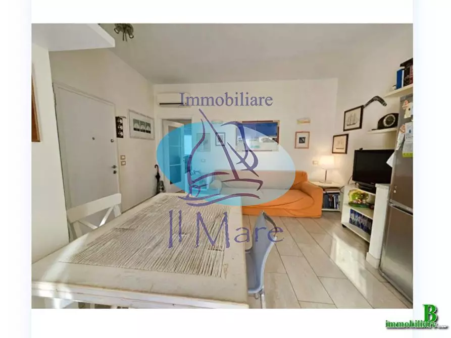 Immagine 3 di Appartamento in vendita  in VIA MAMELI a Viareggio