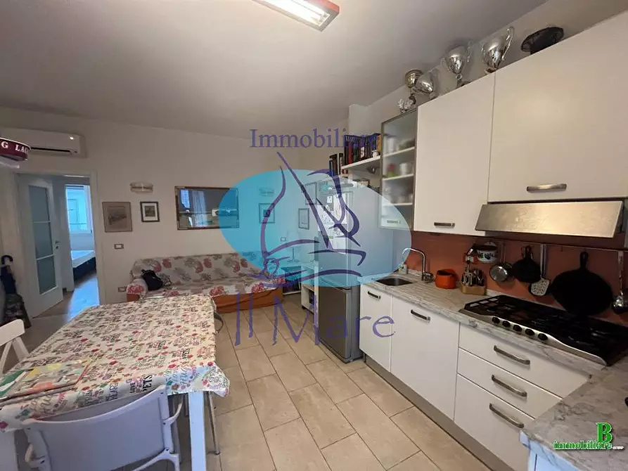 Immagine 5 di Appartamento in vendita  in VIA MAMELI a Viareggio