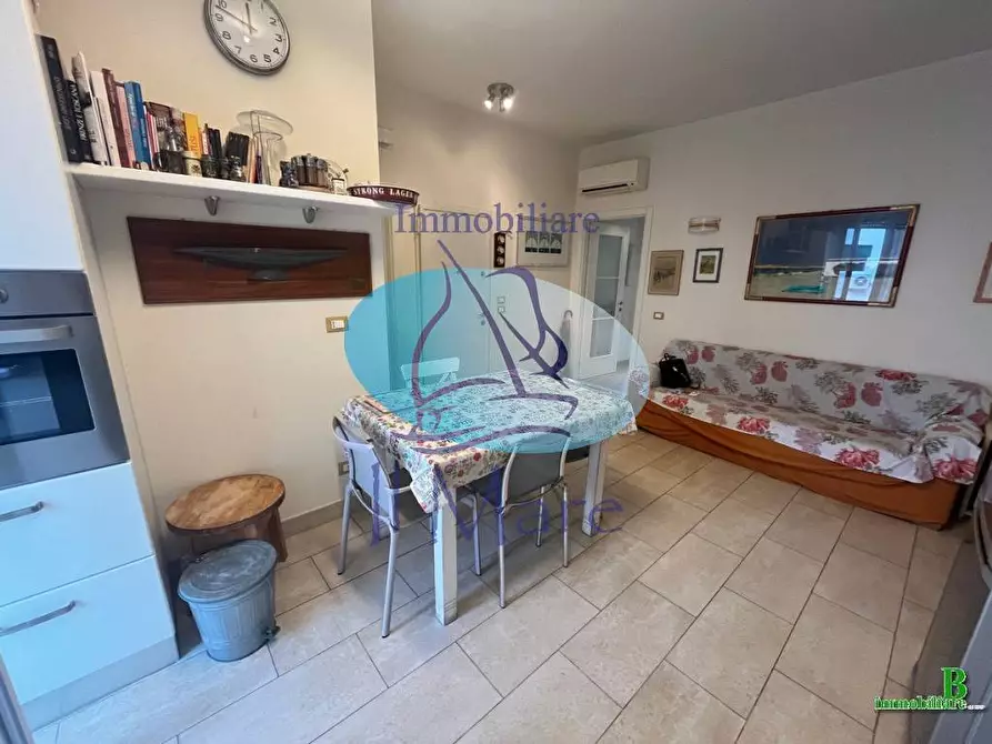 Immagine 6 di Appartamento in vendita  in VIA MAMELI a Viareggio