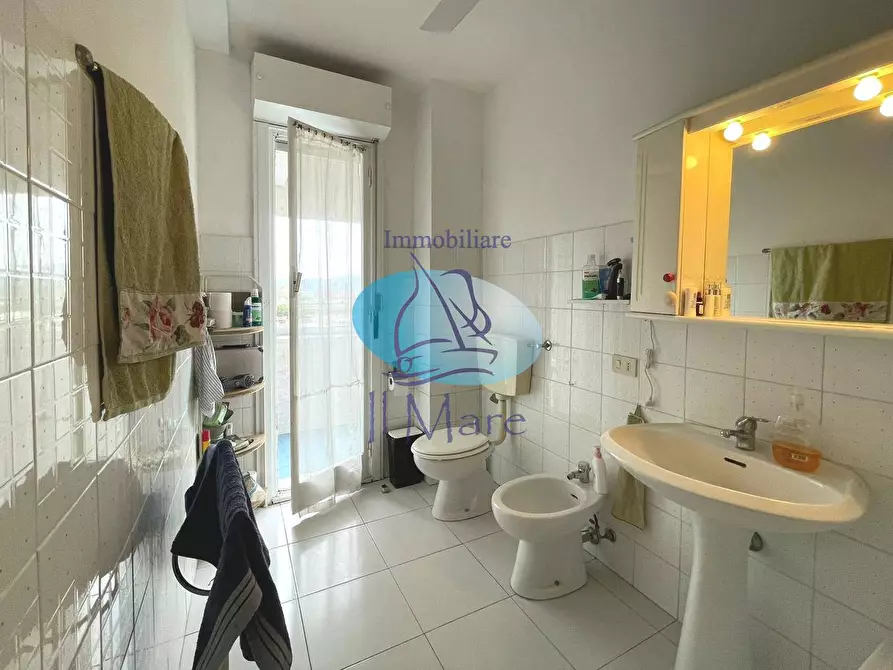 Immagine 22 di Appartamento in vendita  in via del forcone a Viareggio