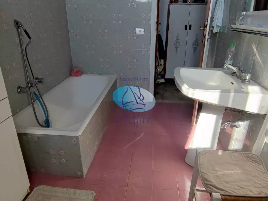 Immagine 26 di Appartamento in vendita  in VIA ZARA a Viareggio