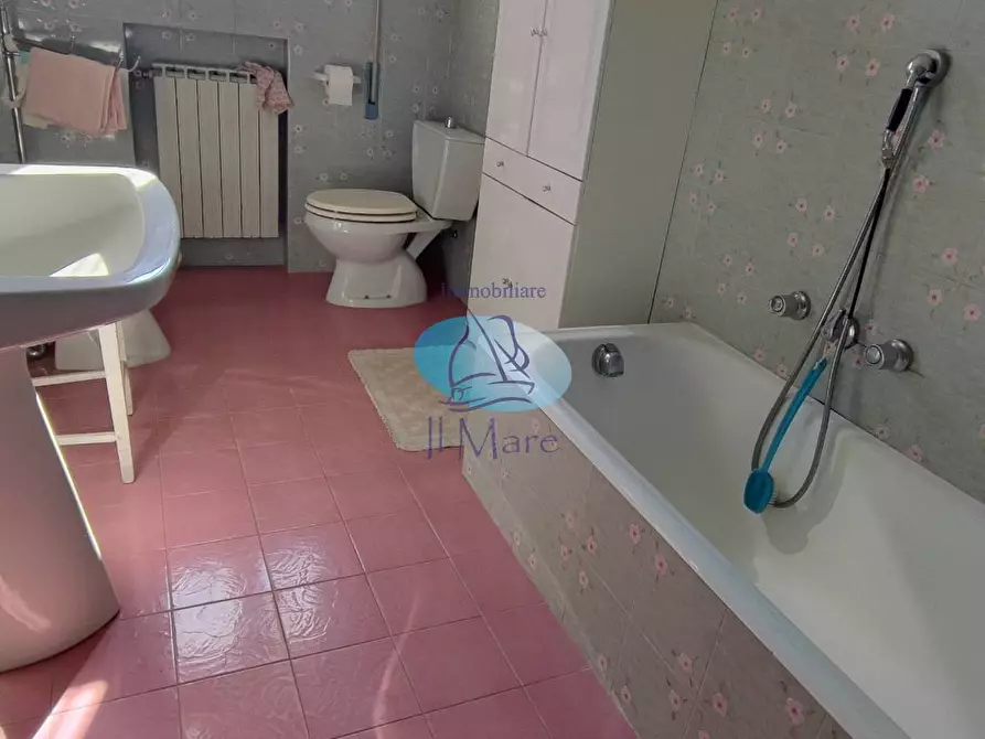 Immagine 28 di Appartamento in vendita  in VIA ZARA a Viareggio