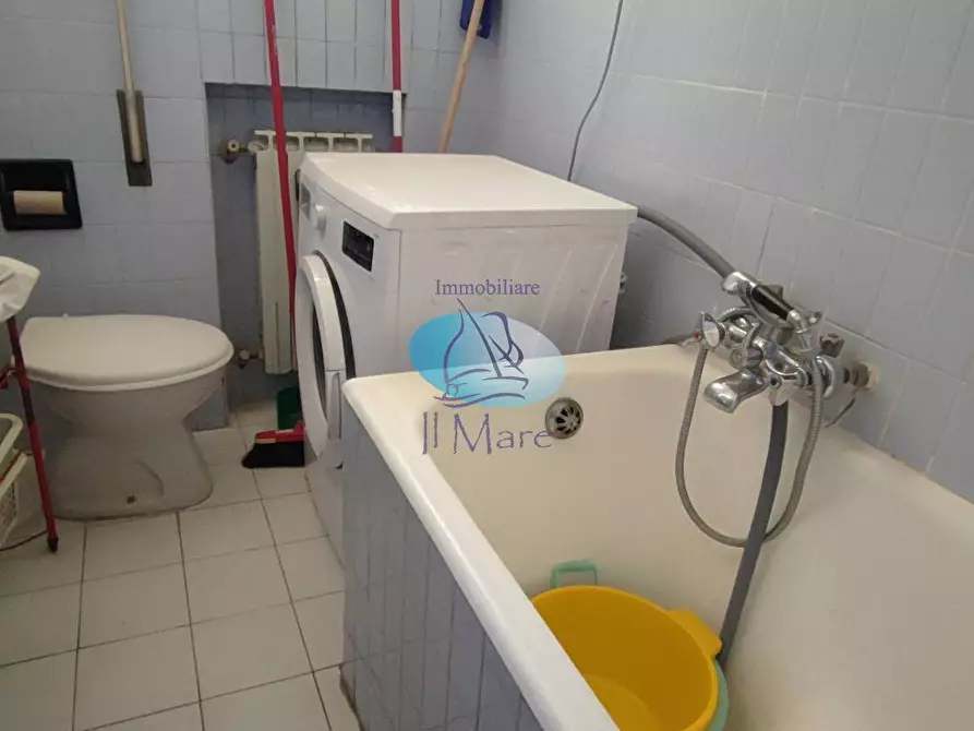 Immagine 30 di Appartamento in vendita  in VIA ZARA a Viareggio