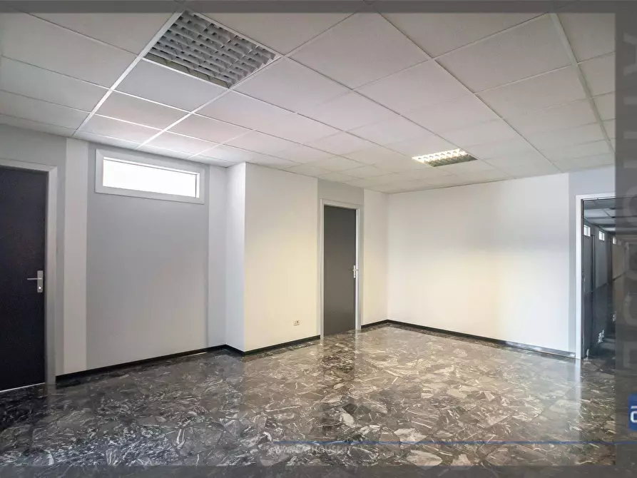 Immagine 2 di Ufficio in affitto  in Via Karl Ludwig Von Bruck a Trieste