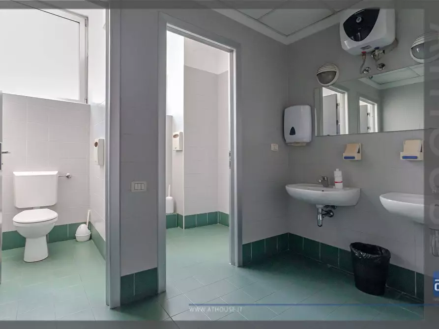 Immagine 9 di Ufficio in affitto  in Via Karl Ludwig Von Bruck a Trieste