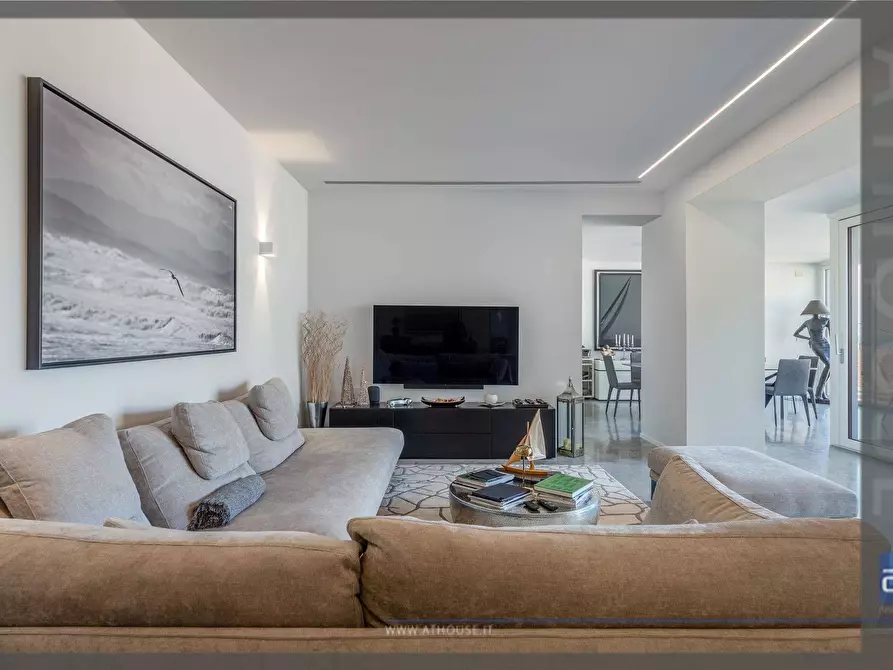 Immagine 4 di Villa in vendita  in Via Del Perarolo a Trieste