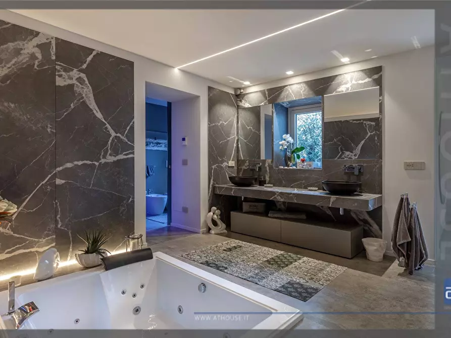 Immagine 14 di Villa in vendita  in Via Del Perarolo a Trieste