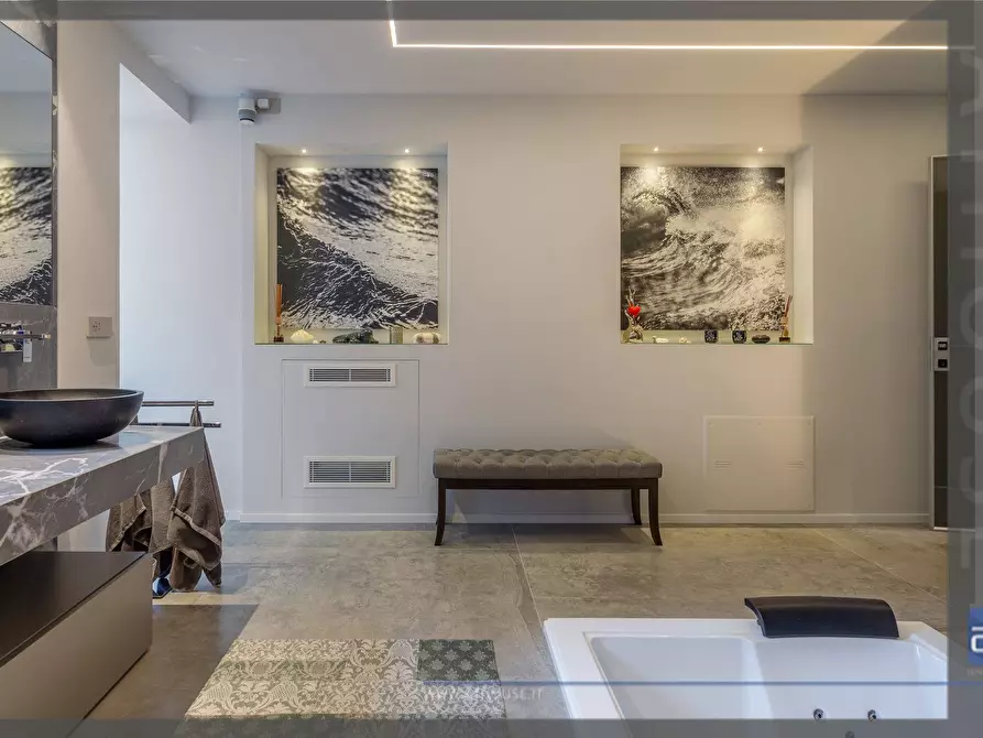 Immagine 15 di Villa in vendita  in Via Del Perarolo a Trieste