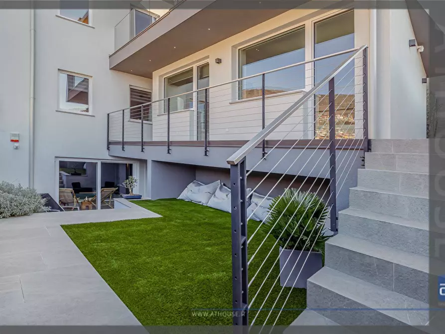 Immagine 24 di Villa in vendita  in Via Del Perarolo a Trieste