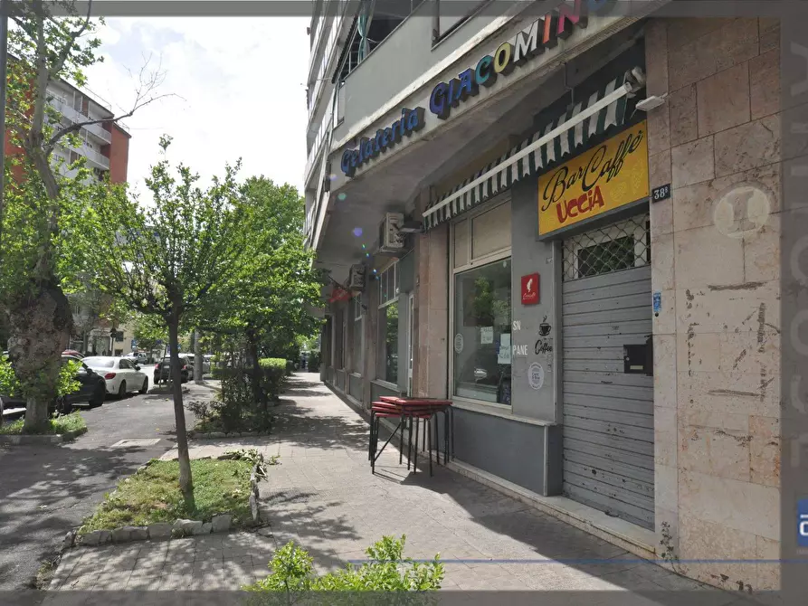 Immagine 3 di Locale commerciale in vendita  in Viale Campi Elisi a Trieste