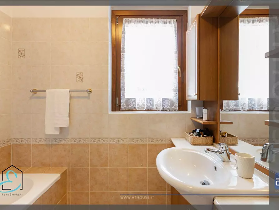 Immagine 19 di Appartamento in vendita  in Via Del Ricreatorio a Trieste