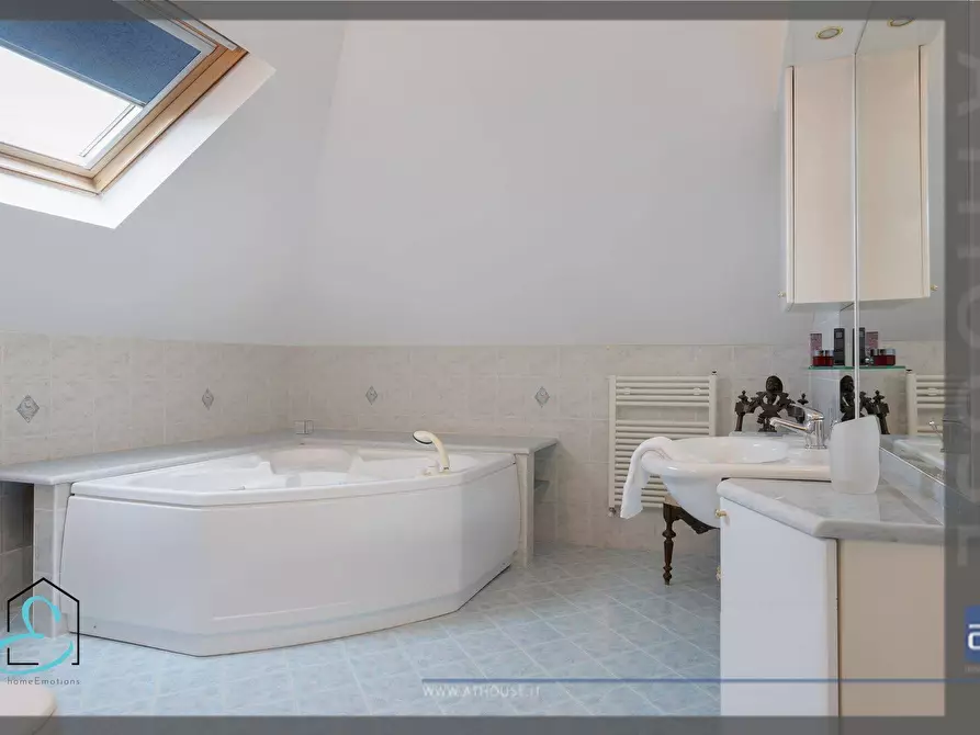 Immagine 27 di Appartamento in vendita  in Via Del Ricreatorio a Trieste