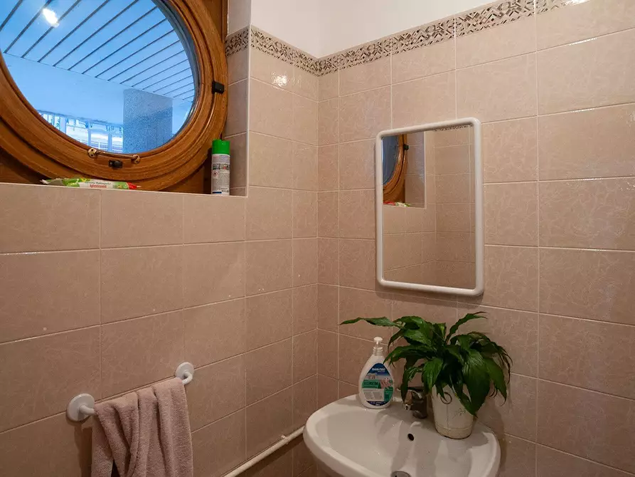 Immagine 7 di Locale commerciale in vendita  in via Buonarroti a Gorizia