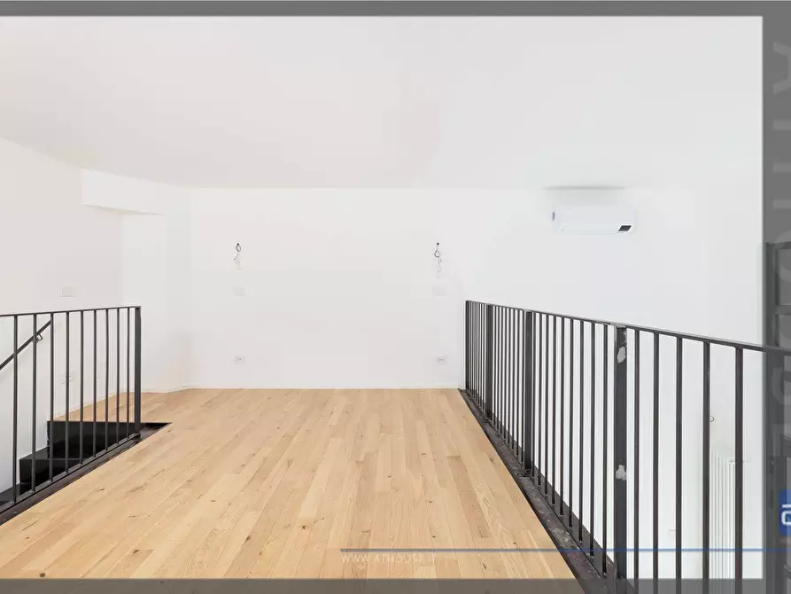 Immagine 5 di Appartamento in vendita  in Via San Francesco D'assisi a Trieste