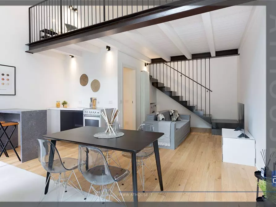 Immagine 2 di Appartamento in vendita  in Via San Francesco D'assisi a Trieste