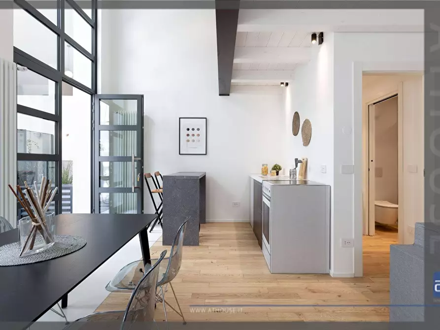 Immagine 3 di Appartamento in vendita  in Via San Francesco D'assisi a Trieste